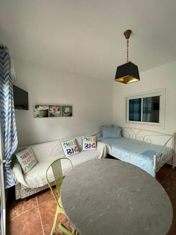 Maria Apartments 네아 카르발리 외부 사진