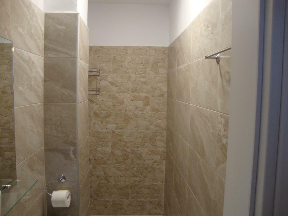 Maria Apartments 네아 카르발리 외부 사진